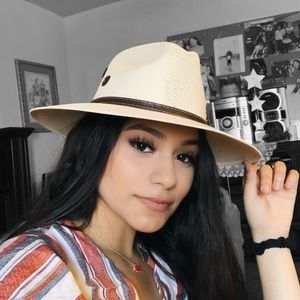 Meet your Posher, Jimena